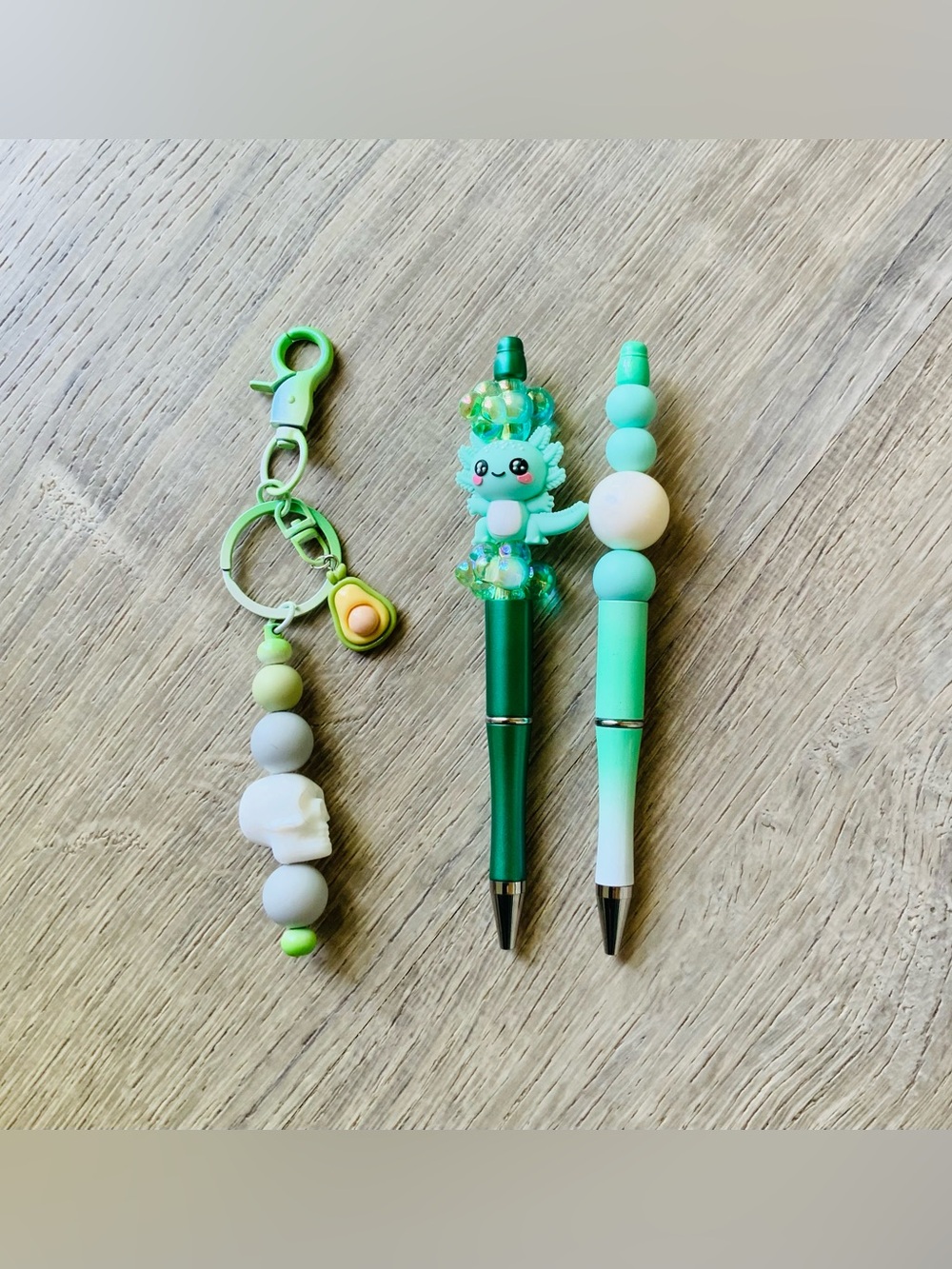 NEW📚 Hand Crafted Bag Charm & Beaded Pen Set OS